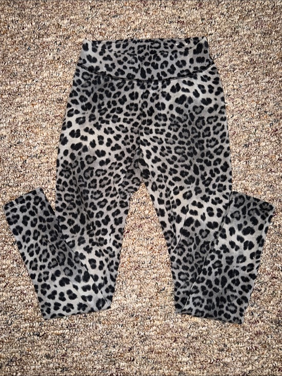 City Streets Pants - 🐆 City Streets Women’s Capri Pants – Size Small 🐆